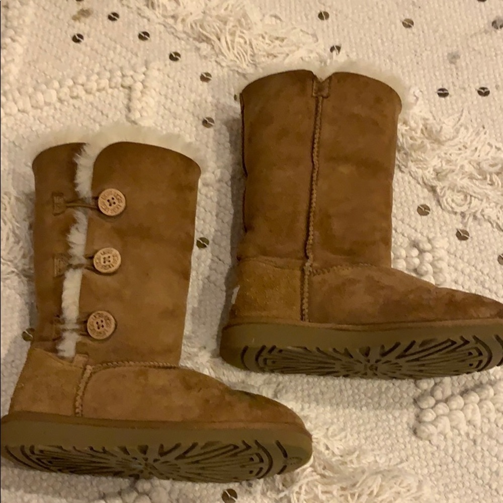 Ugg blonde bailey button boots
